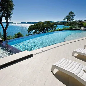 Shorelines Hamilton Island